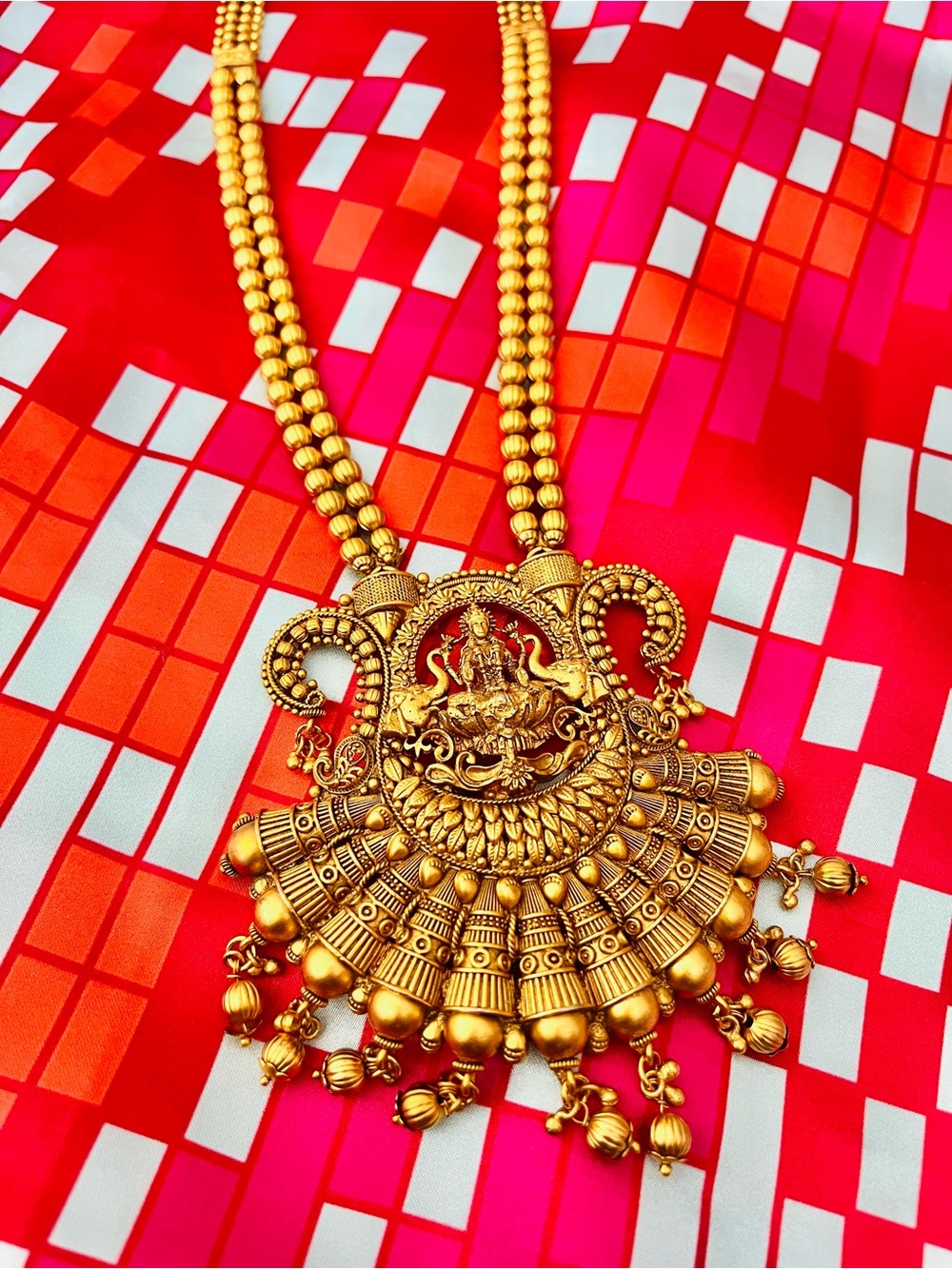 GORGEOUS GOLD INDIAN TEMPLE NECKLACE